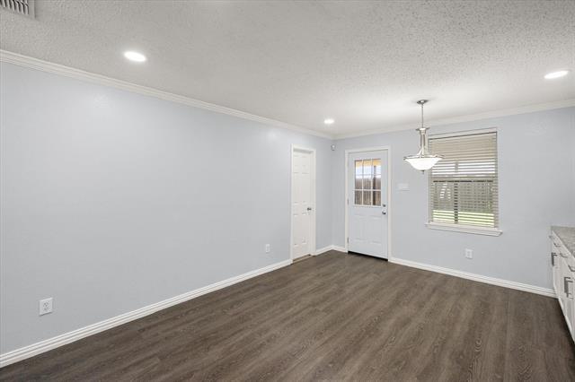 Building Photo - 635 Almandora Dr