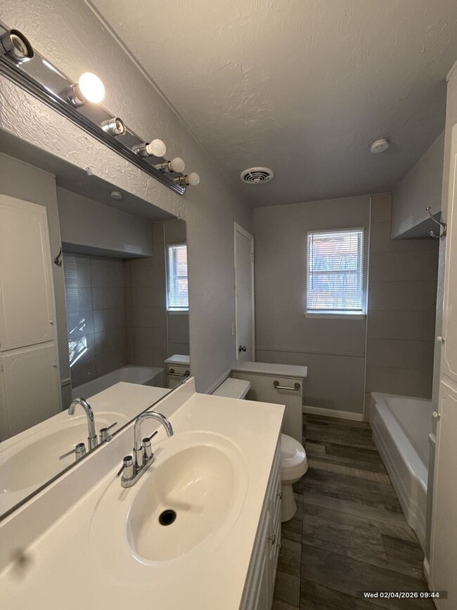 Building Photo - 629 Reynolds Rd