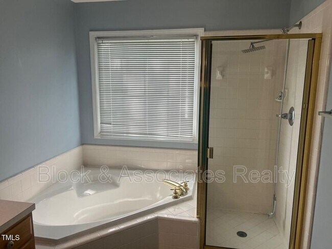 Building Photo - 8301 Hempshire Pl