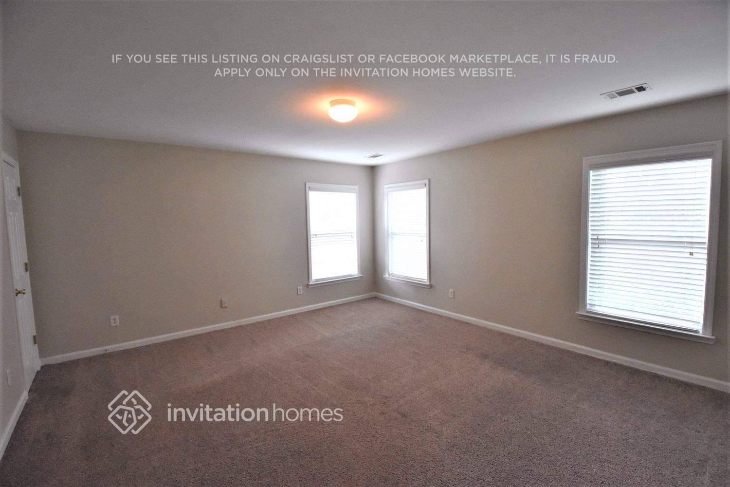 Building Photo - 7376 Blue Jay Way