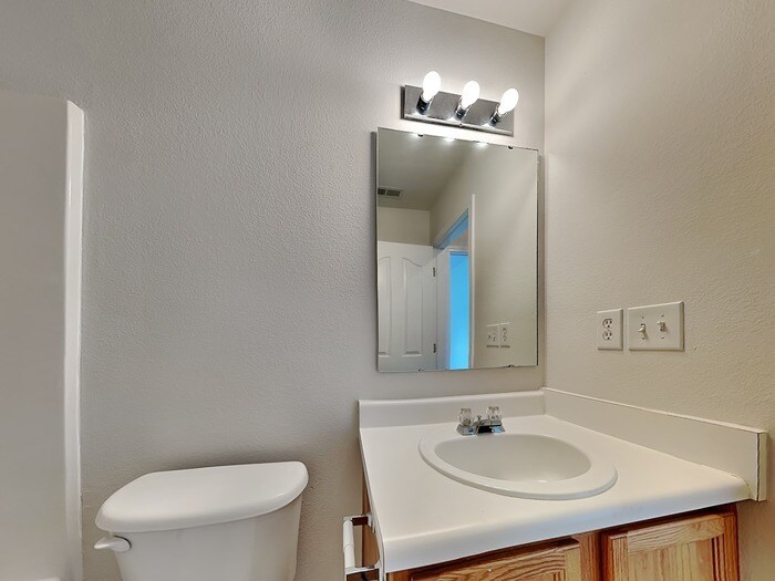 Building Photo - 730 Almora Dr