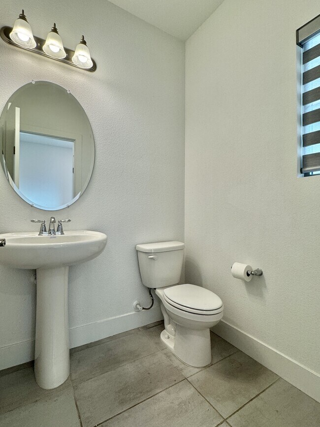 Building Photo - 8732 S Black Cordon Rd