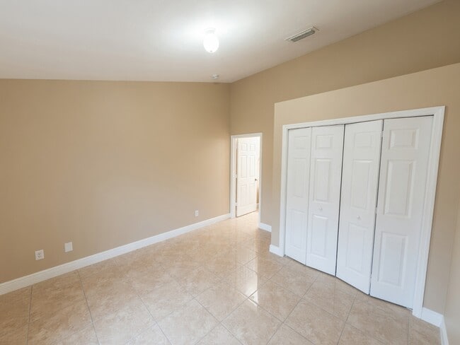 Building Photo - 313A Melissa Dr