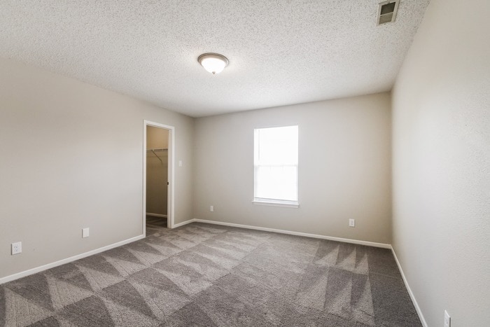 Building Photo - 5851 N Quincy Dr