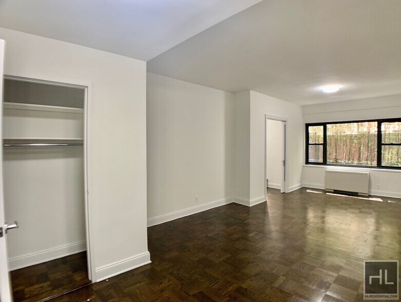 Building Photo - EAST 56 STREET
