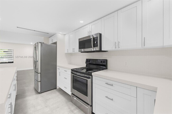 Building Photo - 345 Sarto Ave