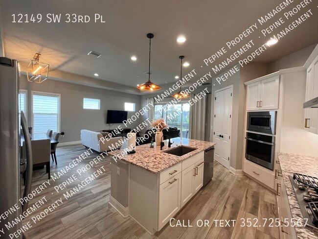 Building Photo - 12149 SW 33rd Pl