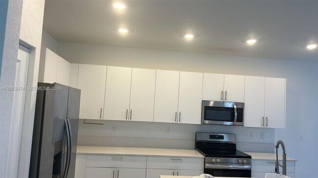 Building Photo - 16144 SW 148th Pl