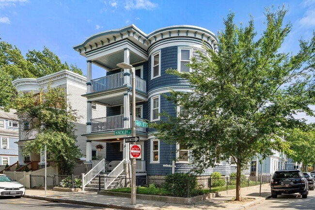 Building Photo - 26 Hinckley St