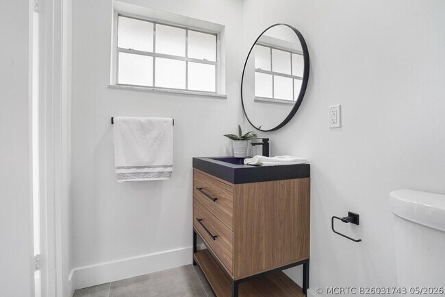Building Photo - 737 Nantucket Cir