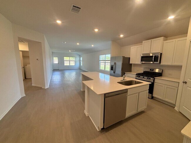 Building Photo - 275 Keefer