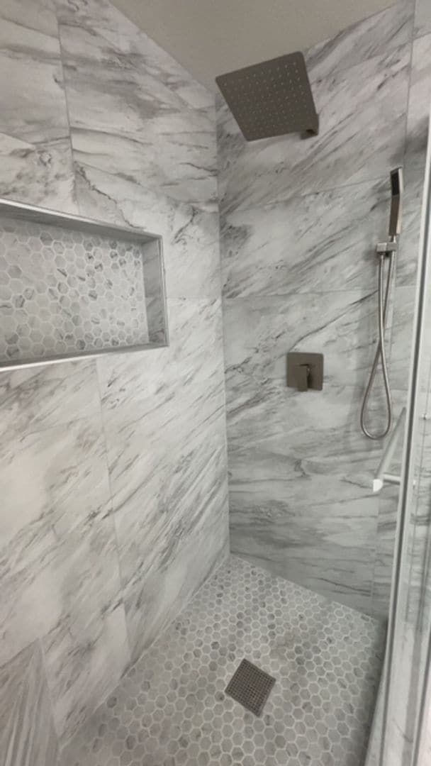 Building Photo - Remodeled Duplex close to the beach