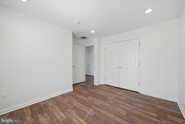 Building Photo - 1975 Cidermill Ln