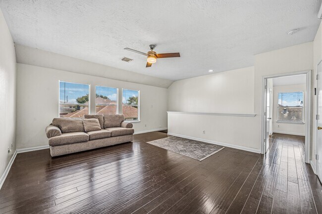 Building Photo - 9641 Weldridge Dr