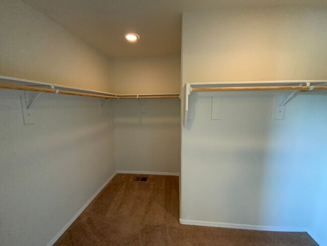 Building Photo - 4 Bedroom Home Available in Juan Tabo Hills!