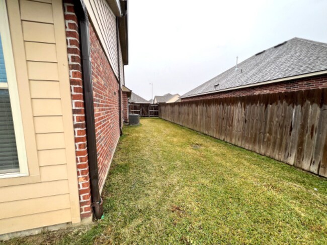 Building Photo - 524 Cautillion Dr