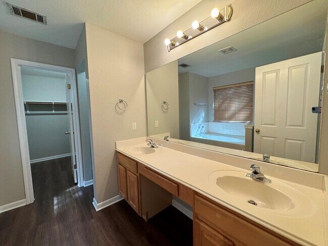 Building Photo - 5305 Tamango Way