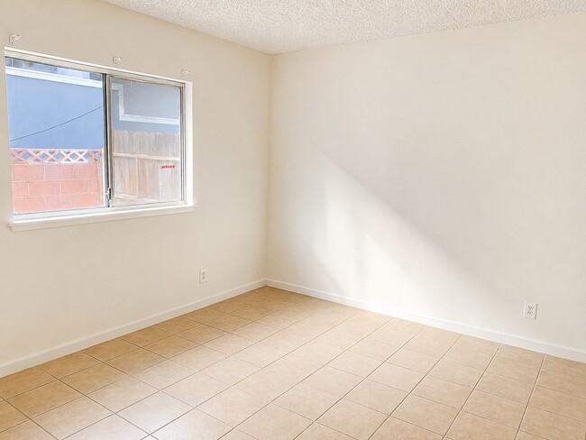 Building Photo - 3411 W Orange Ave