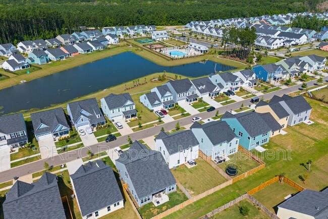 Building Photo - 1223 Homecoming Blvd