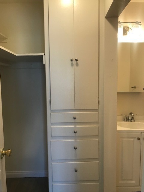 Building Photo - 2613 S Sepulveda Blvd