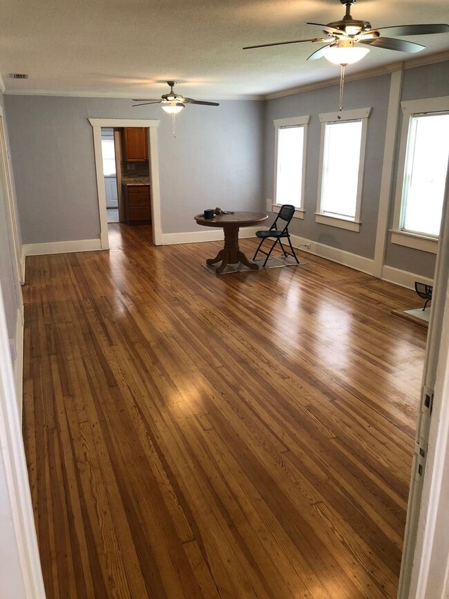 Building Photo - 4130 1st Ave S