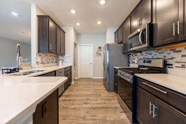 Building Photo - 354 Limerick Ln