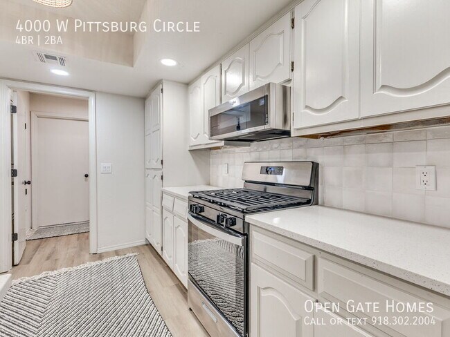 Building Photo - 4000 W Pittsburg Cir