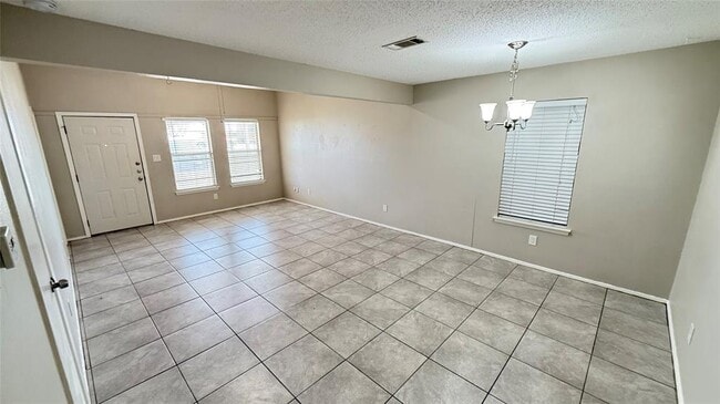 Building Photo - 107 Owen Cir