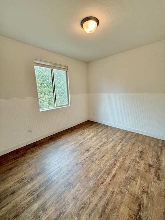 Building Photo - 3 Bedroom 2 Bathroom in SE Visalia!