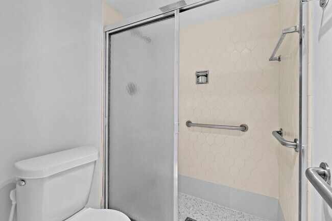 Building Photo - AVAILABLE SOON....Spectacular 2-Bed/2-Bath...