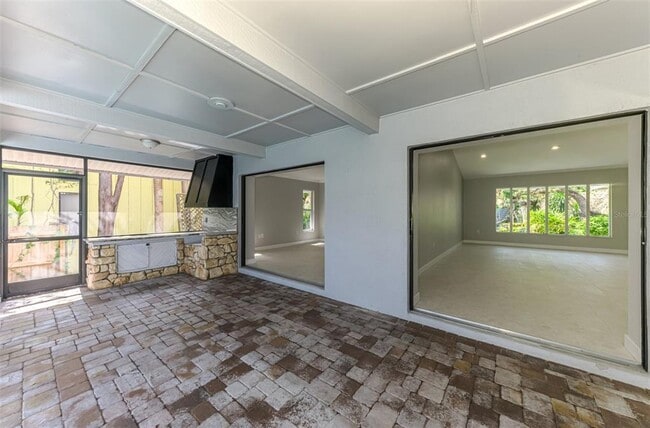 Building Photo - 1224 S View Dr