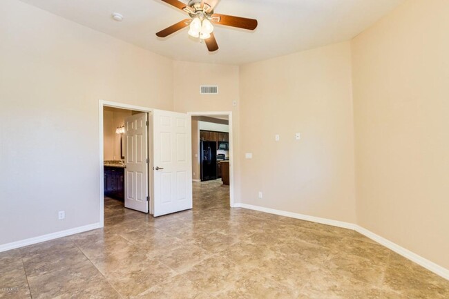 Building Photo - **MOVE-IN SPECIAL: 50% OFF 1ST MONTH RENT!...