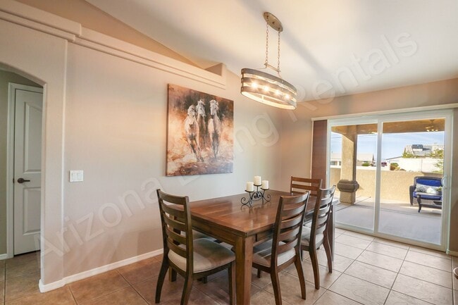 Building Photo - FURNISHED AVAILABLE NOW - SEPTEMBER 30th, 2026