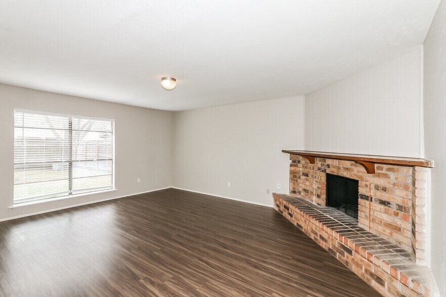 Building Photo - 5011 Ridge Manor Dr