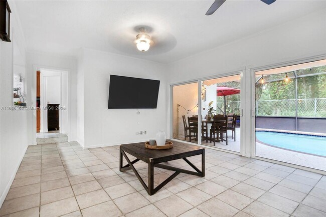 Building Photo - 781 SW 49th Terrace