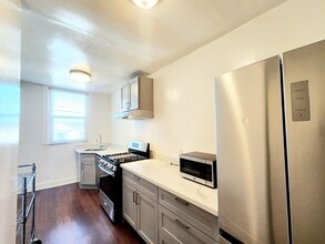 Building Photo - RHIN299