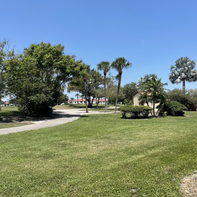 Building Photo - 5111 SE Miles Grant Rd