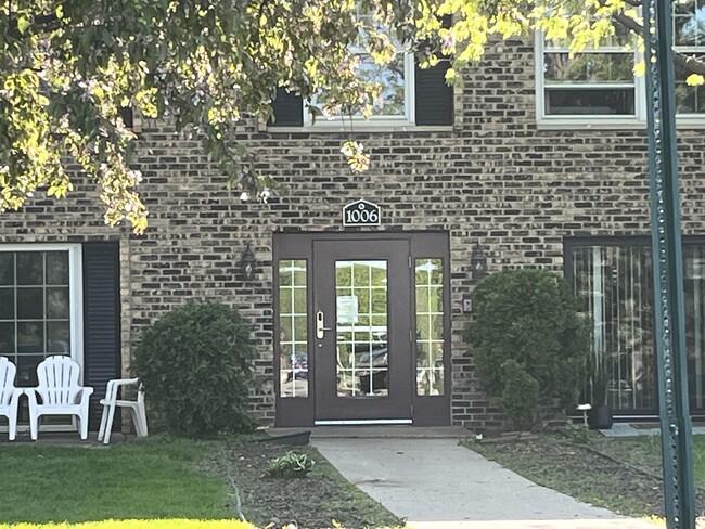 Primary Photo - 1006 Westbrooke Way