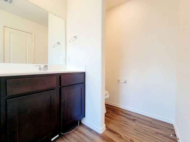 Building Photo - Modern & Spacious 3BR/2BA Home with Covere...