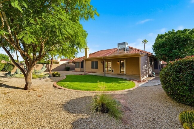 Building Photo - Beautiful 3 Bed/ 2.5 Bath Scottsdale Home I Near Kierland - Prime Location