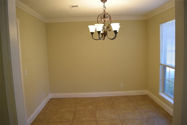 Building Photo - 6207 Northway Dr