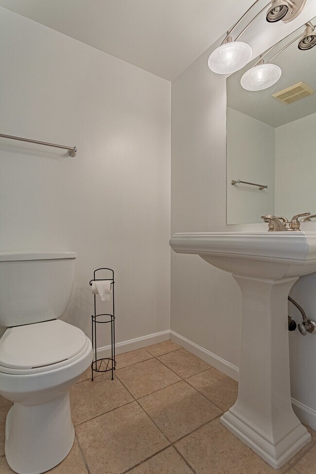 Building Photo - 9375 Hamilton Ct
