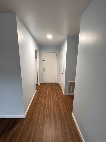 Building Photo - 2109 Cedar Run Dr