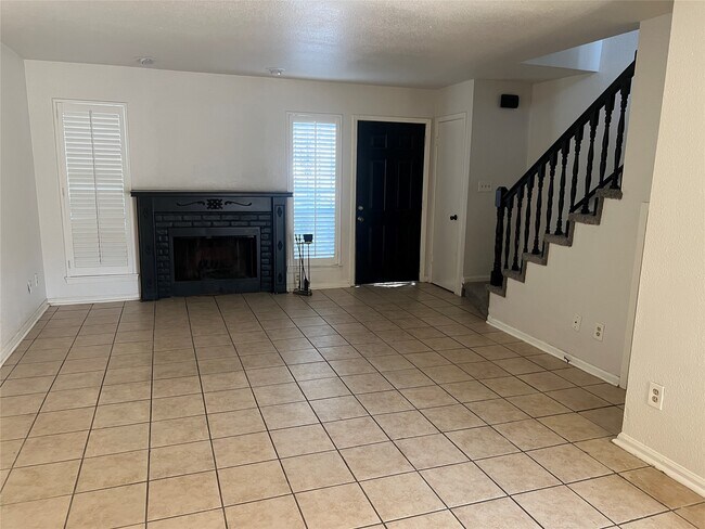 Building Photo - 6111 Beverly Hill St