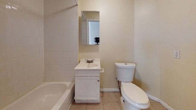 Building Photo - 17 Langdon St