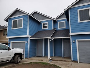 Building Photo - 1383-1385 SW 27th Street