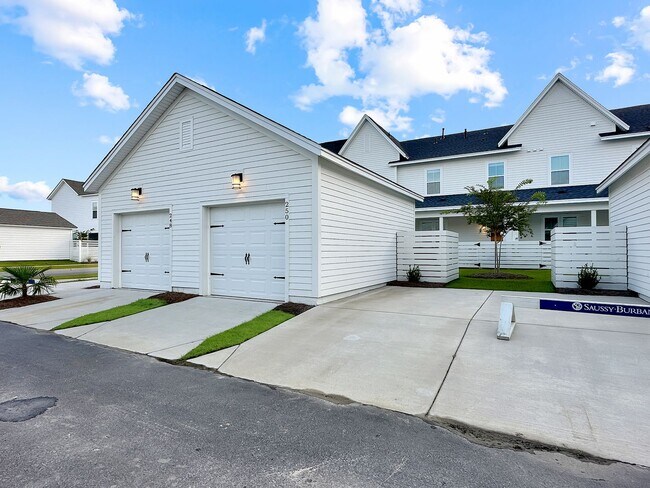 Building Photo - Luxury Townhome in Midtown Nexton