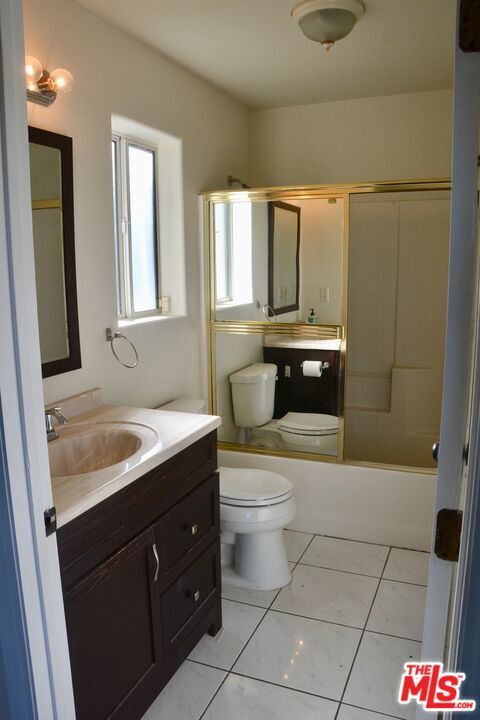 Building Photo - 548 N Windsor Blvd