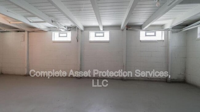 Building Photo - 80 E Oak Hill Rd