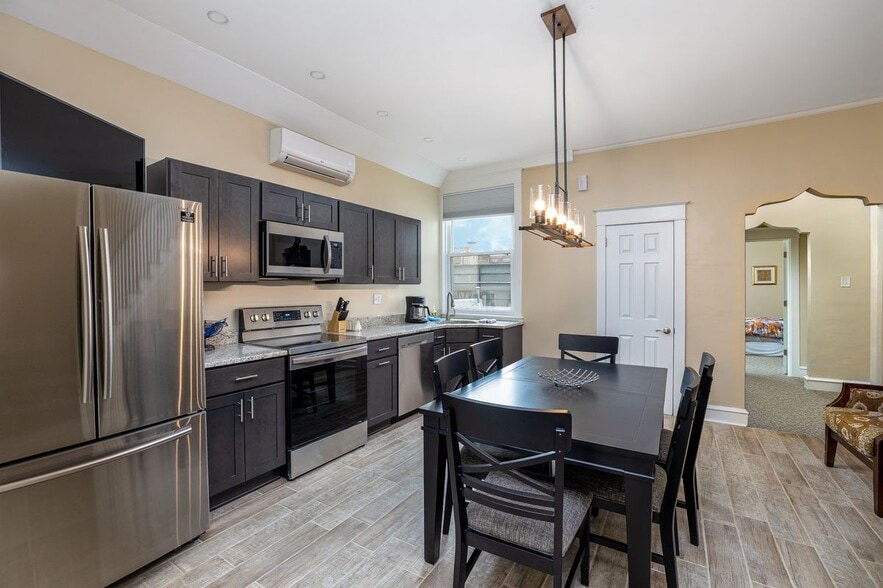 Building Photo - 1131 Callowhill St